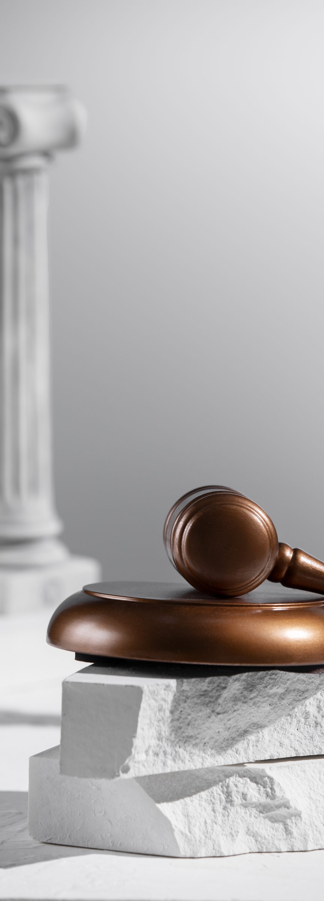 natureza-morta-com-a-balanca-da-justica
